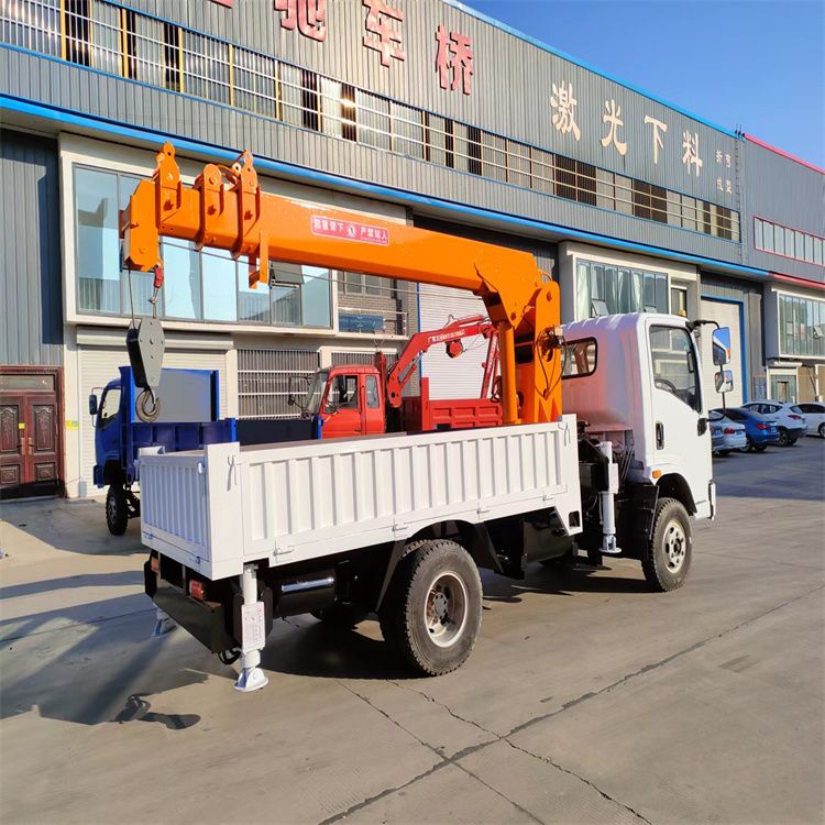 杭锦旗三轮随车吊定制 农用改装机自备吊中瑞长期出售