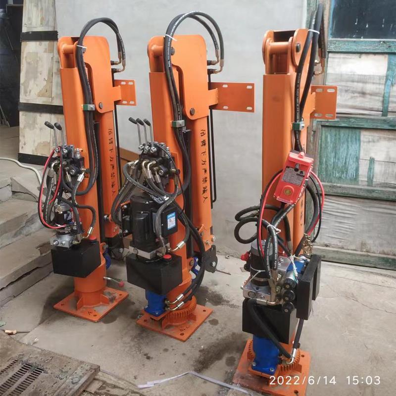 杭锦旗重汽蓝牌随车吊 3.2吨 国六动力强 液压驱动 农用自卸起重机